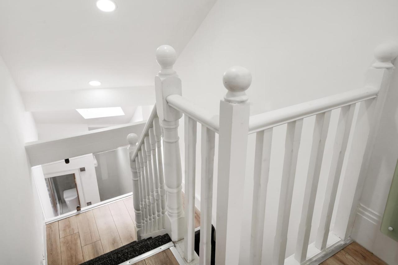Апартаменты 3Br Duplex Penthouse Harrow Centre Экстерьер фото